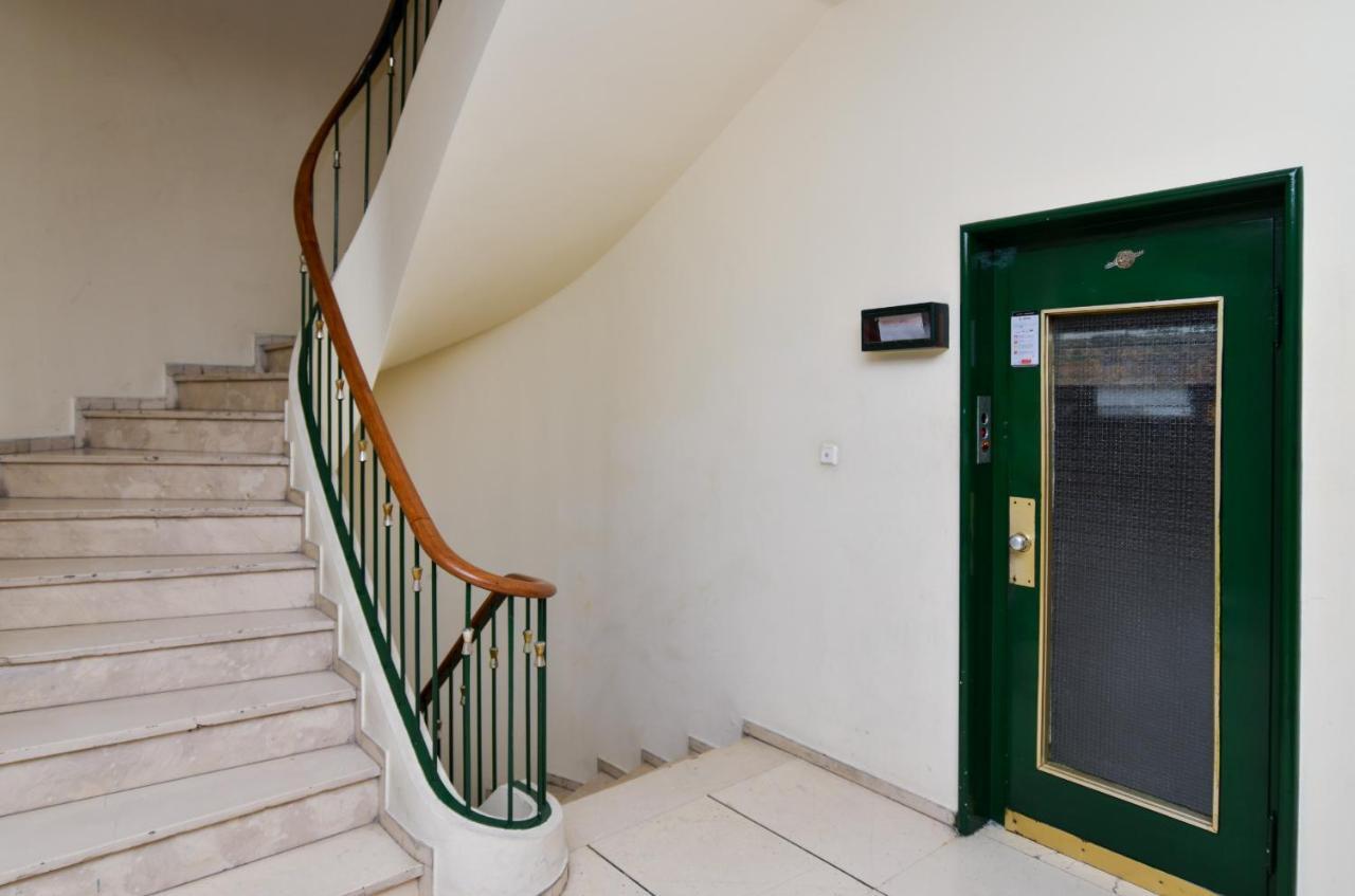 Athens Stylish Studio In Front Of Syntagma Metro Stop For 2 Екстер'єр фото